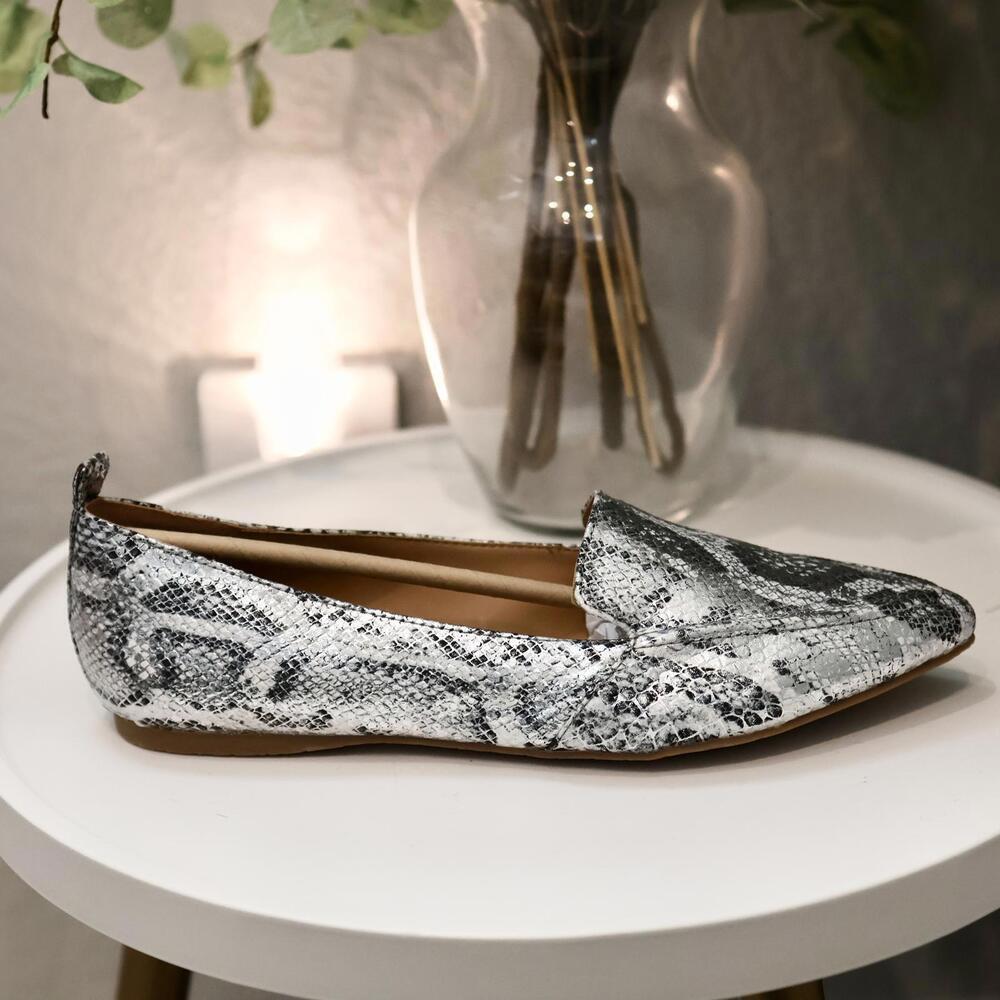 Nest Socialite Silver Loafer Flat Snake NEW Womens 8 Sustainable Eco Shoes